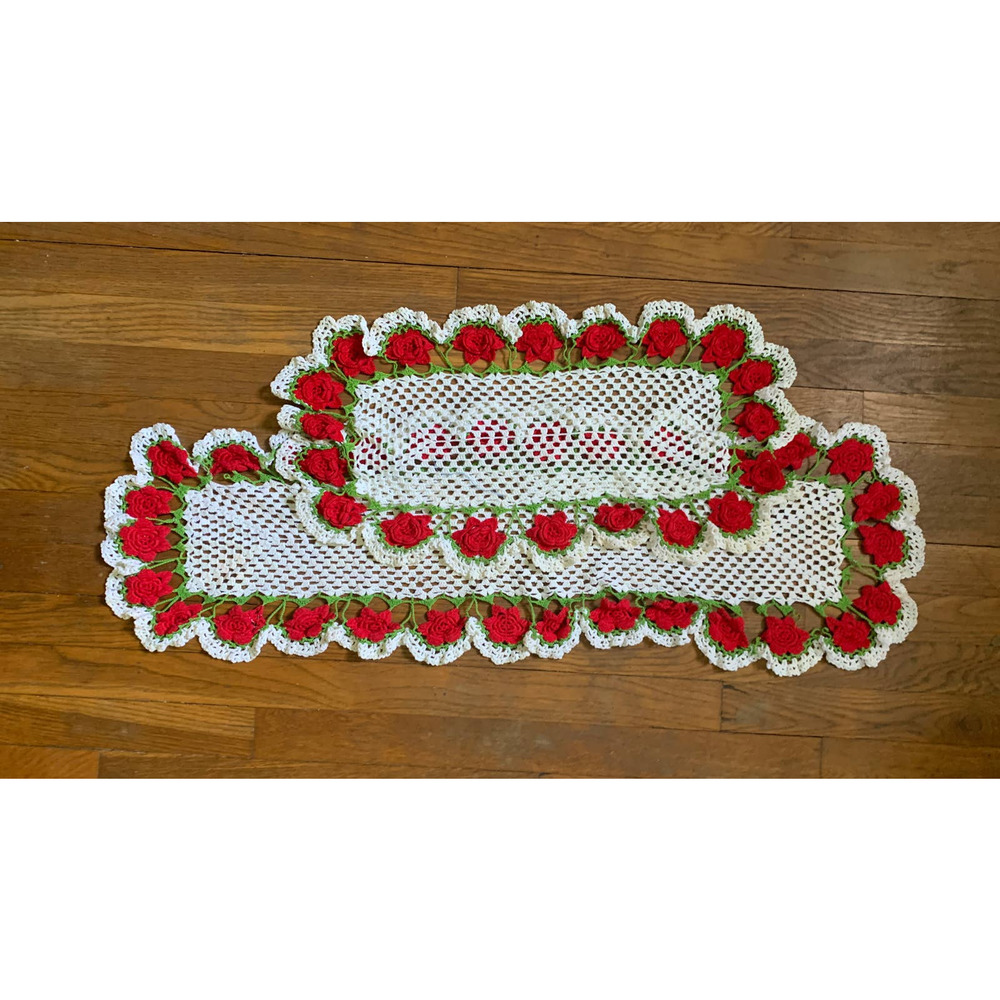 Heirloom Hand Crochet Table Runner Centerpiece Roses